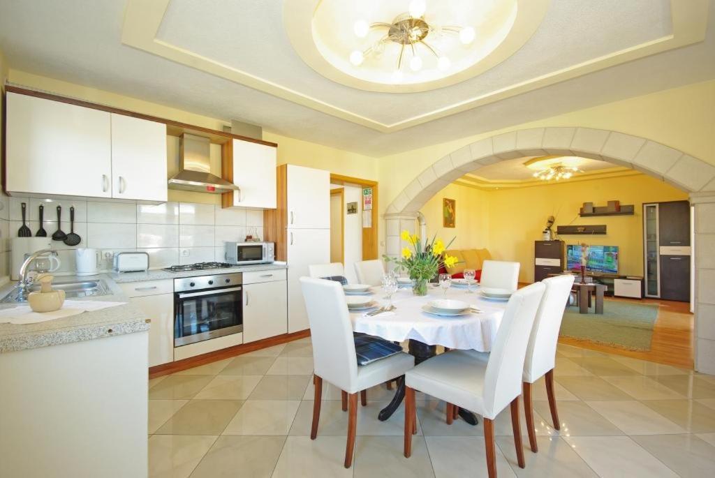 Apartments Villa Rose Sumartin Dış mekan fotoğraf