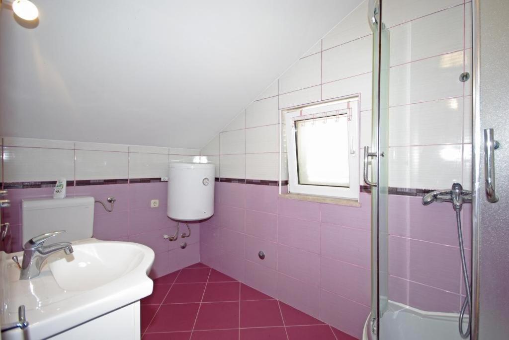 Apartments Villa Rose Sumartin Oda fotoğraf