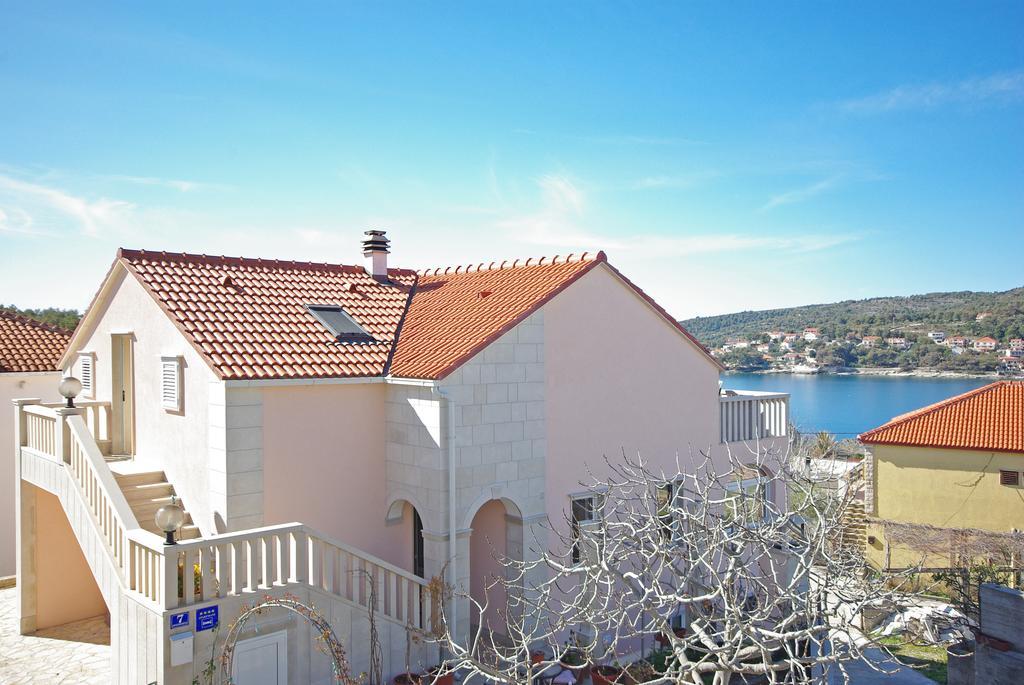 Apartments Villa Rose Sumartin Dış mekan fotoğraf